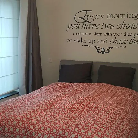 Mainstreet * קנוקה-הייסט